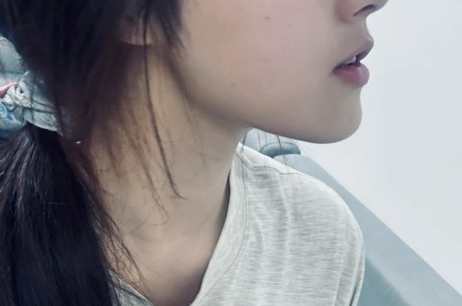 网红自曝恋情背后的流量密码：当炒作遇上女明星